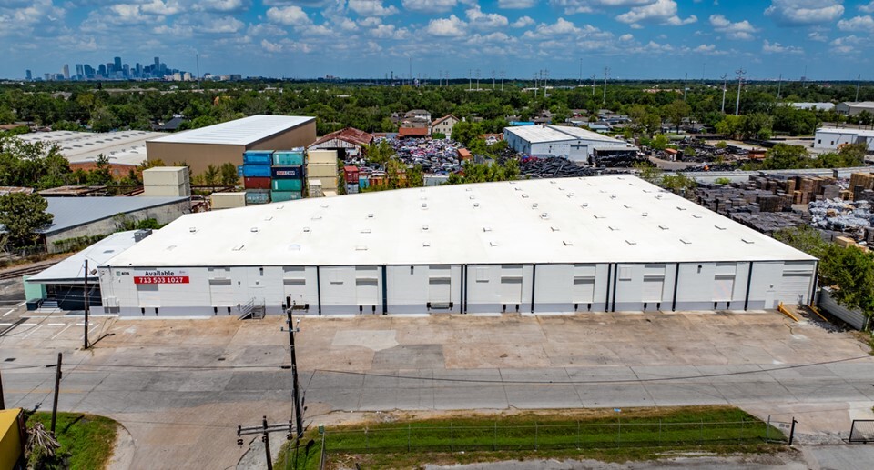 6015 Murphy St, Houston, TX for lease - Building Photo - Image 1 of 11