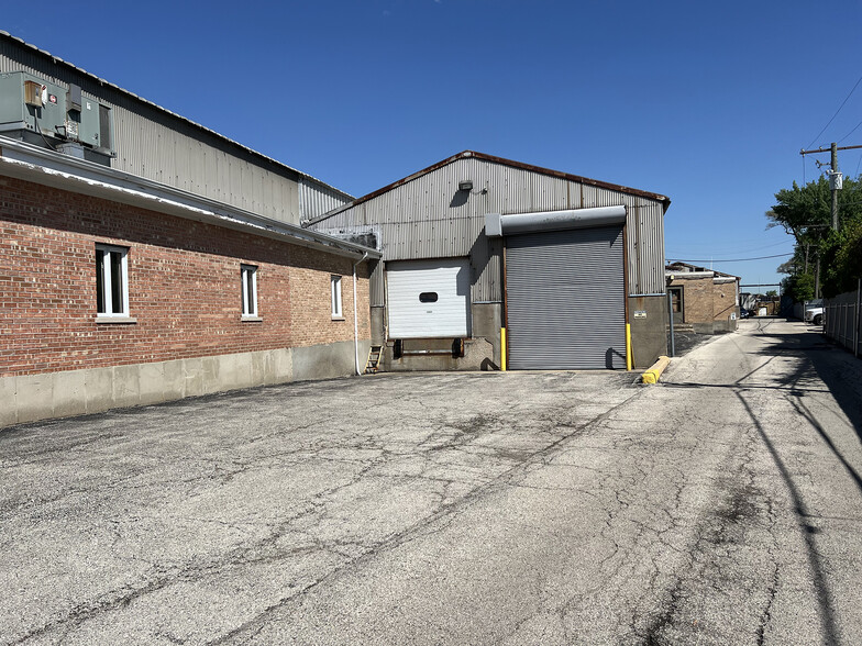 9520 Seymour Ave, Schiller Park, IL for lease - Building Photo - Image 1 of 4