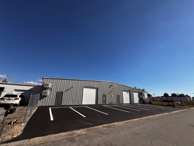 1105 SE 12th Ave, Cape Coral, FL for sale - Building Photo - Image 2 of 16