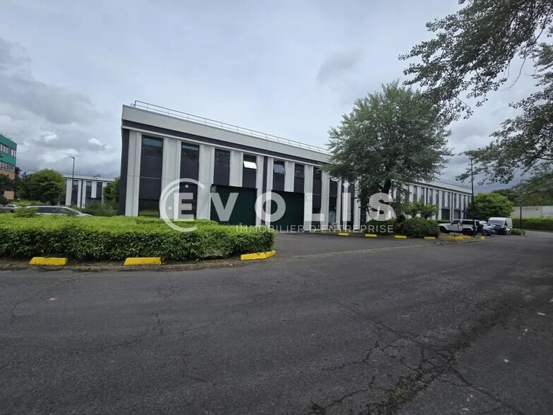 Office in Verrières-le-Buisson for lease - Building Photo - Image 1 of 9