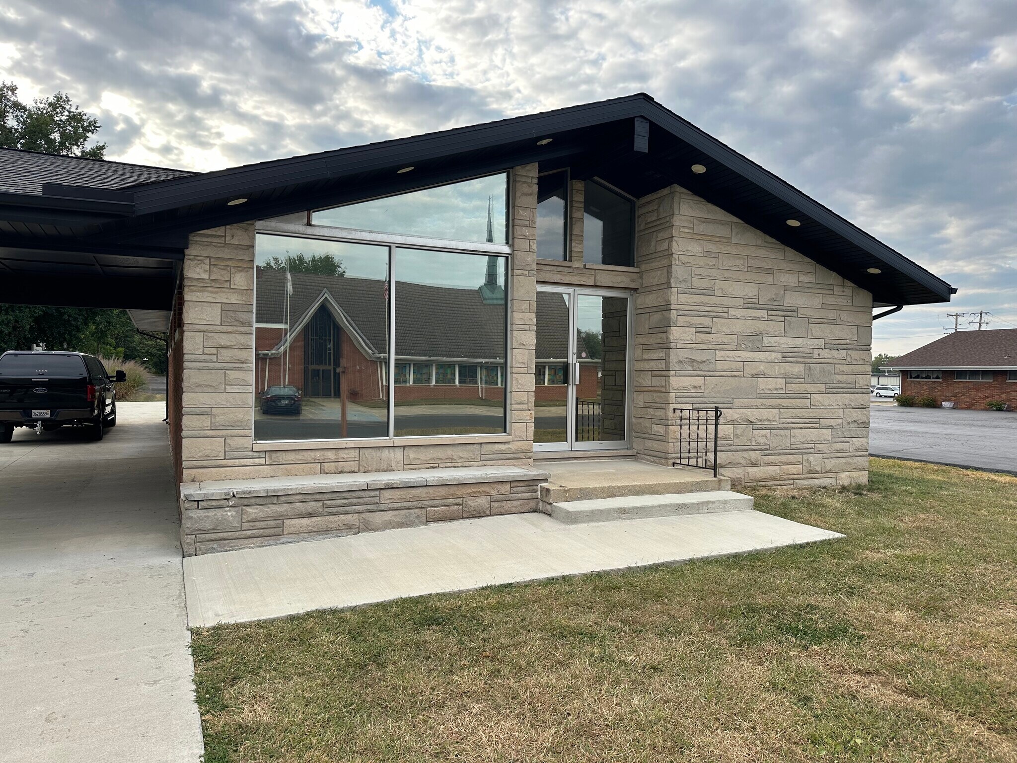 1011 N 8th St, Vandalia, IL à louer Photo principale- Image 1 de 8