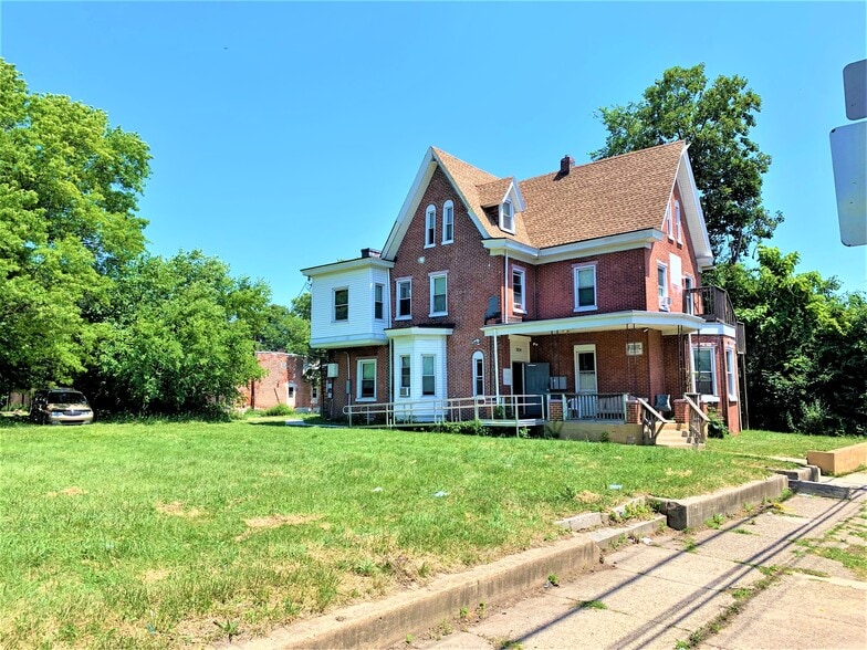 304 E 9th St, Chester, PA for sale - Building Photo - Image 2 of 16