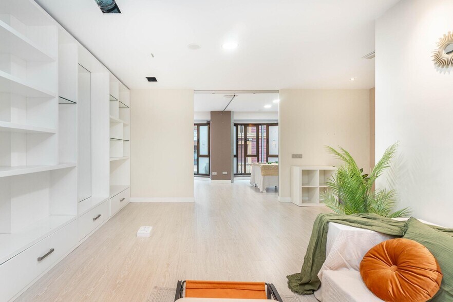 Calle Nueve de Mayo, 3, Oviedo, Asturias for sale - Building Photo - Image 3 of 48