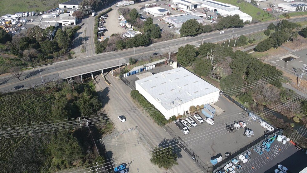 251 W Channel Rd, Benicia, CA à louer - Aérien - Image 2 de 10