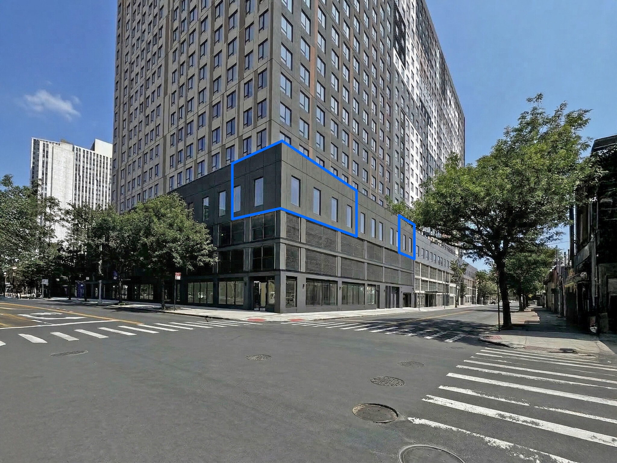 94-15 Sutphin Blvd, Jamaica, NY for lease Primary Photo- Image 1 of 5