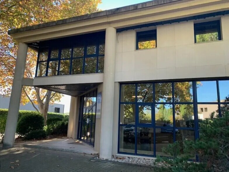 Office in Avignon for sale - Building Photo - Image 1 of 12