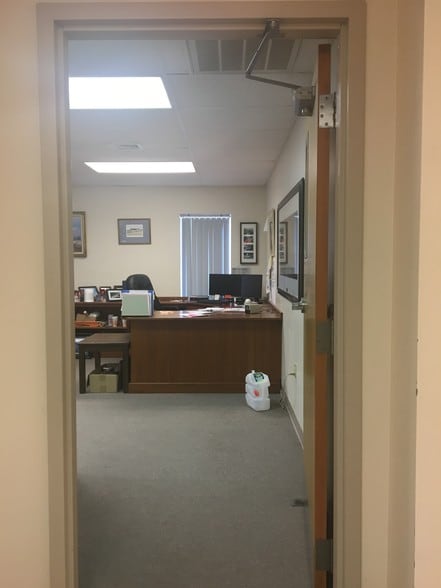 30 Brigham St, New Bedford, MA for lease - Interior Photo - Image 3 of 24