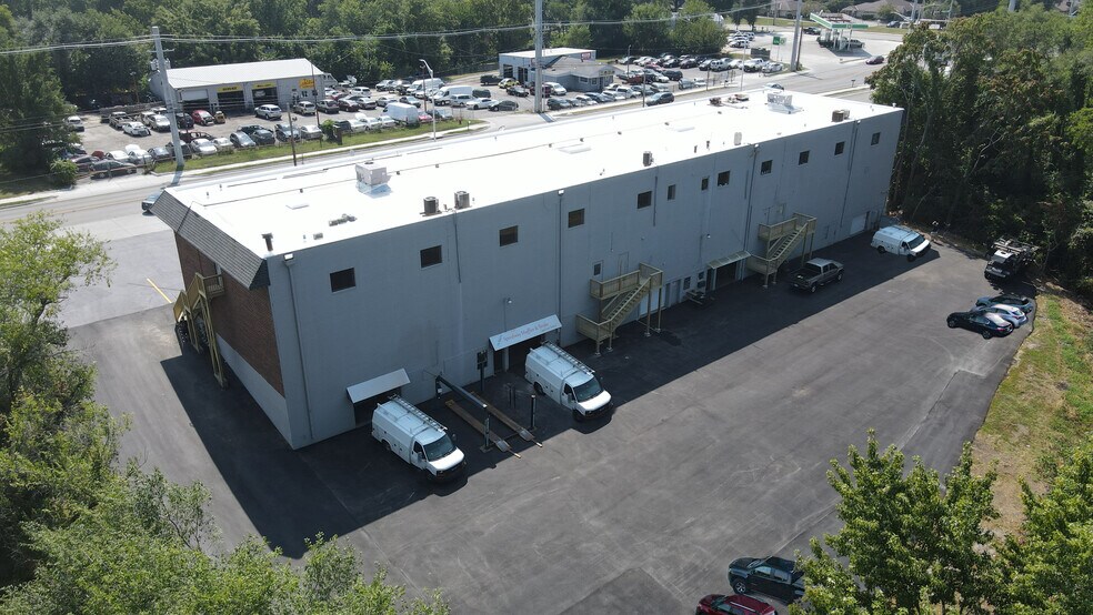7540 Leavenworth Rd, Kansas City, KS à louer - Photo du bâtiment - Image 2 de 11