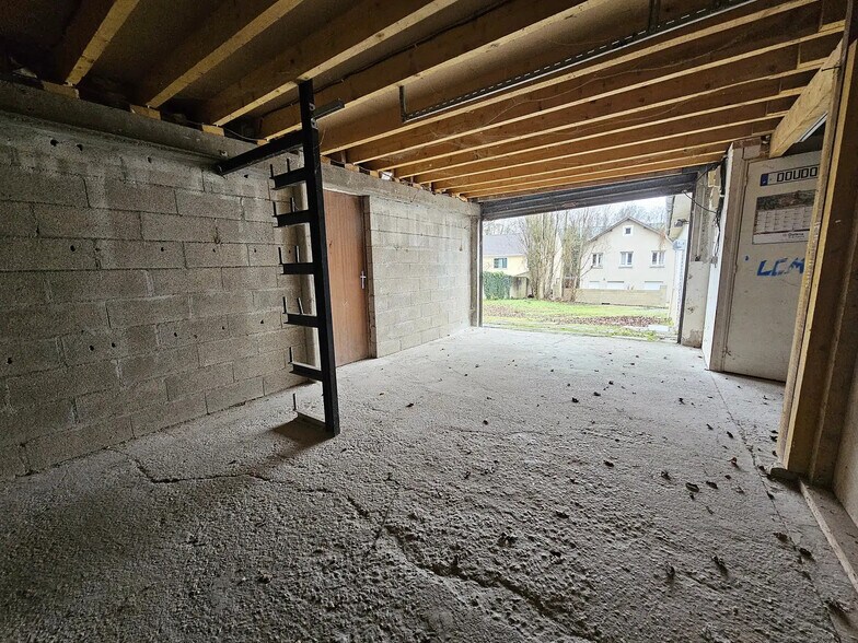 Local d'activités dans Champigny-sur-Marne à vendre - Photo du bâtiment - Image 3 de 11