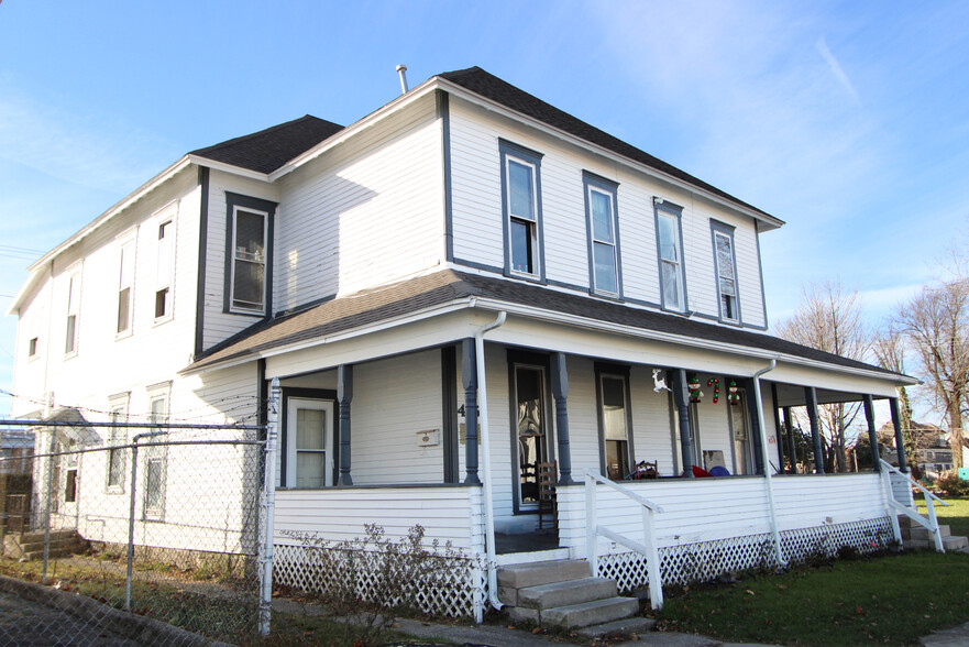 415 E Gilbert St, Muncie, IN à vendre - Photo principale - Image 1 de 1