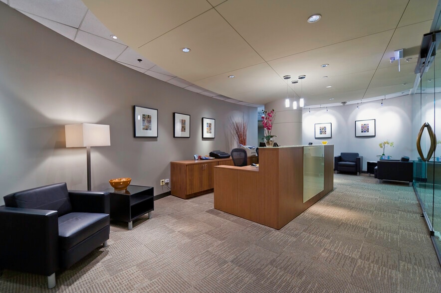 5600 N River Rd, Rosemont, IL for lease - Building Photo - Image 3 of 7