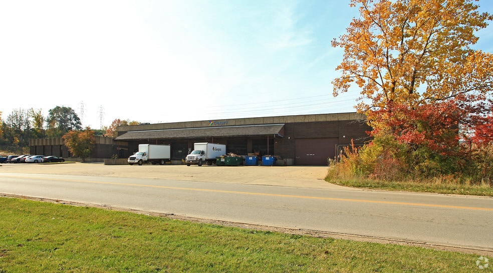 5605 Granger Rd, Independence, OH à louer - Photo du bâtiment - Image 2 de 3