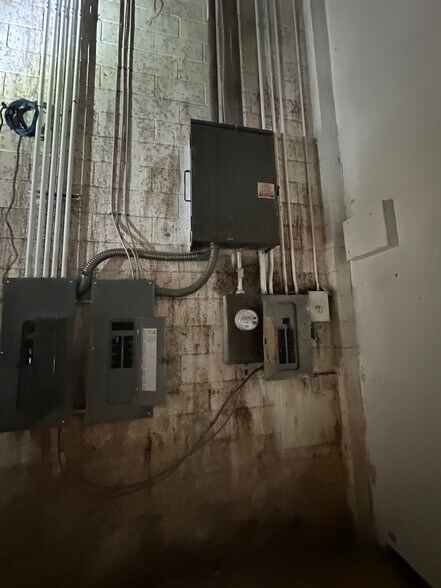 32841 Parklane St, Garden City, MI à vendre - Photo du bâtiment - Image 2 de 12