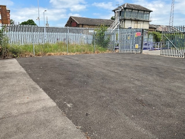 Gordon Rd, Canterbury for lease - Building Photo - Image 2 of 8