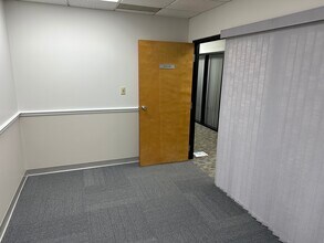 498 Palm Springs Dr, Altamonte Springs, FL for lease Interior Photo- Image 2 of 2