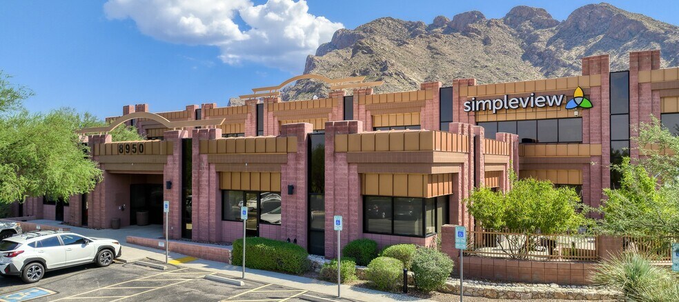 8950 N Oracle Rd, Oro Valley, AZ à louer - Photo du bâtiment - Image 2 de 12
