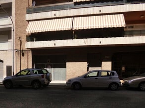 Retail in Tortosa, Tarragona for lease Building Photo- Image 1 of 3