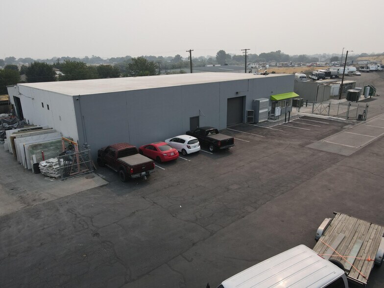 1615 E Chemical Dr, Kennewick, WA à louer - Photo du bâtiment - Image 2 de 19