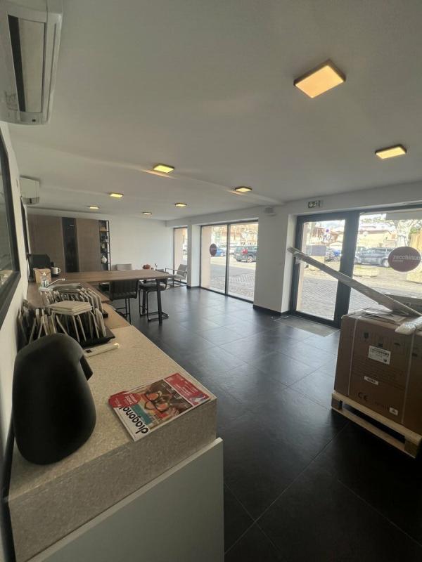 10 Rue Du Docteur Armaing, Plaisance-du-Touch for lease Interior Photo- Image 1 of 6