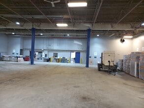 4357 54 Av SE, Calgary, AB à louer Photo du bâtiment- Image 1 de 5