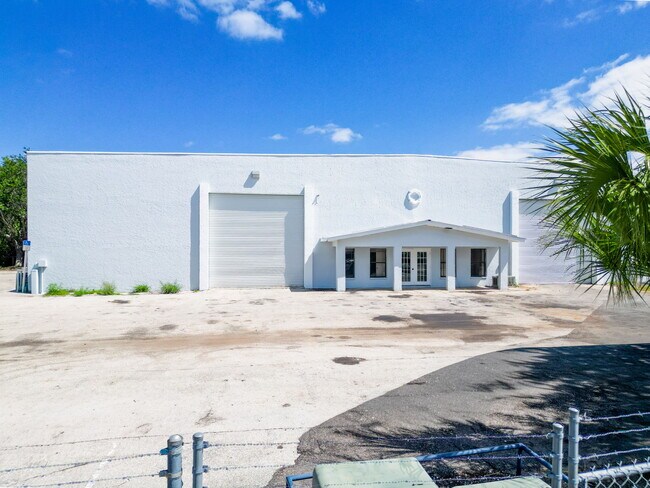 Plus de détails pour 5524 Independence Ct, Punta Gorda, FL - Industriel à louer