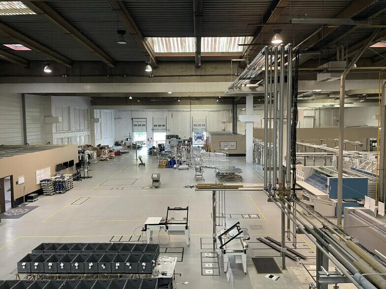 Industrial in SAINT-OUEN-L'AUMONE for lease - Building Photo - Image 2 of 7