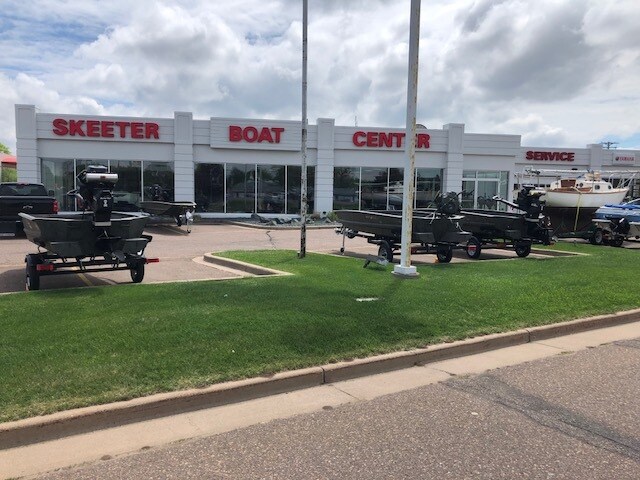 Plus de détails pour 321 W Prairie View Rd, Chippewa Falls, WI - Commerce de détail à vendre