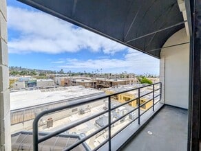 7590 Fay Ave, La Jolla, CA for lease Interior Photo- Image 2 of 6