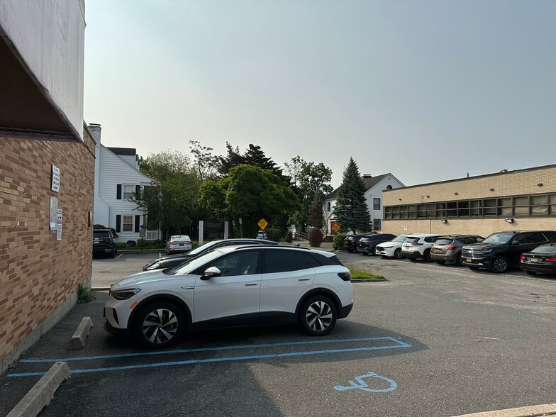 1231-1239 Broadway, Hewlett, NY à louer - Photo du bâtiment - Image 3 de 3