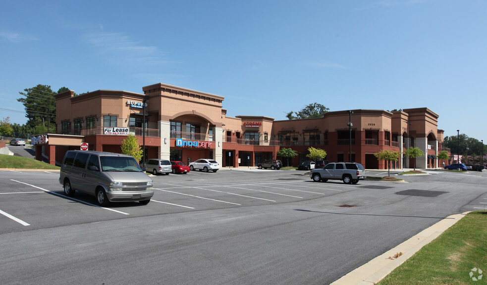 5938 Buford Hwy, Atlanta, GA for lease - Primary Photo - Image 1 of 1