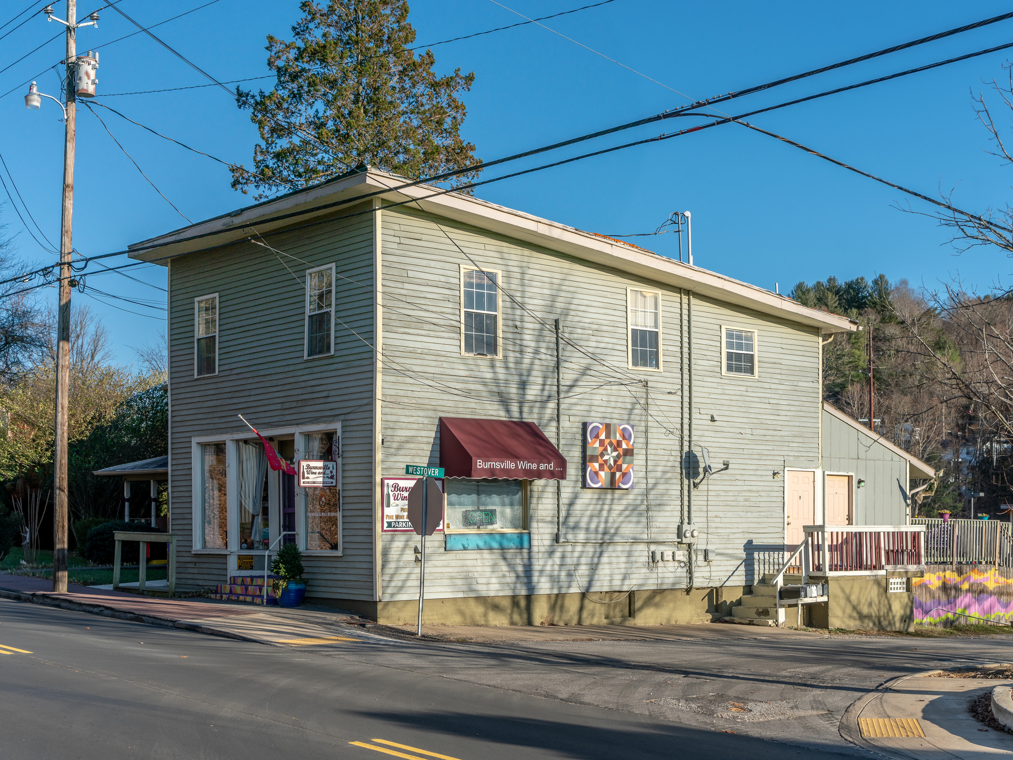 525 W Main St, Burnsville, NC à vendre Photo principale- Image 1 de 1