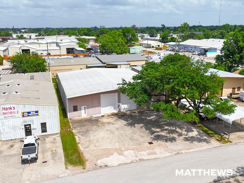 6210 Nyoka St, Houston, TX for sale - Building Photo - Image 1 of 3