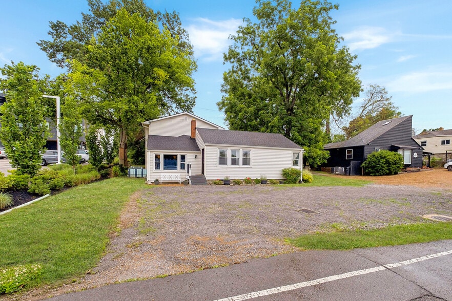 2818 Azalea Pl, Nashville, TN à vendre - Photo du bâtiment - Image 2 de 31