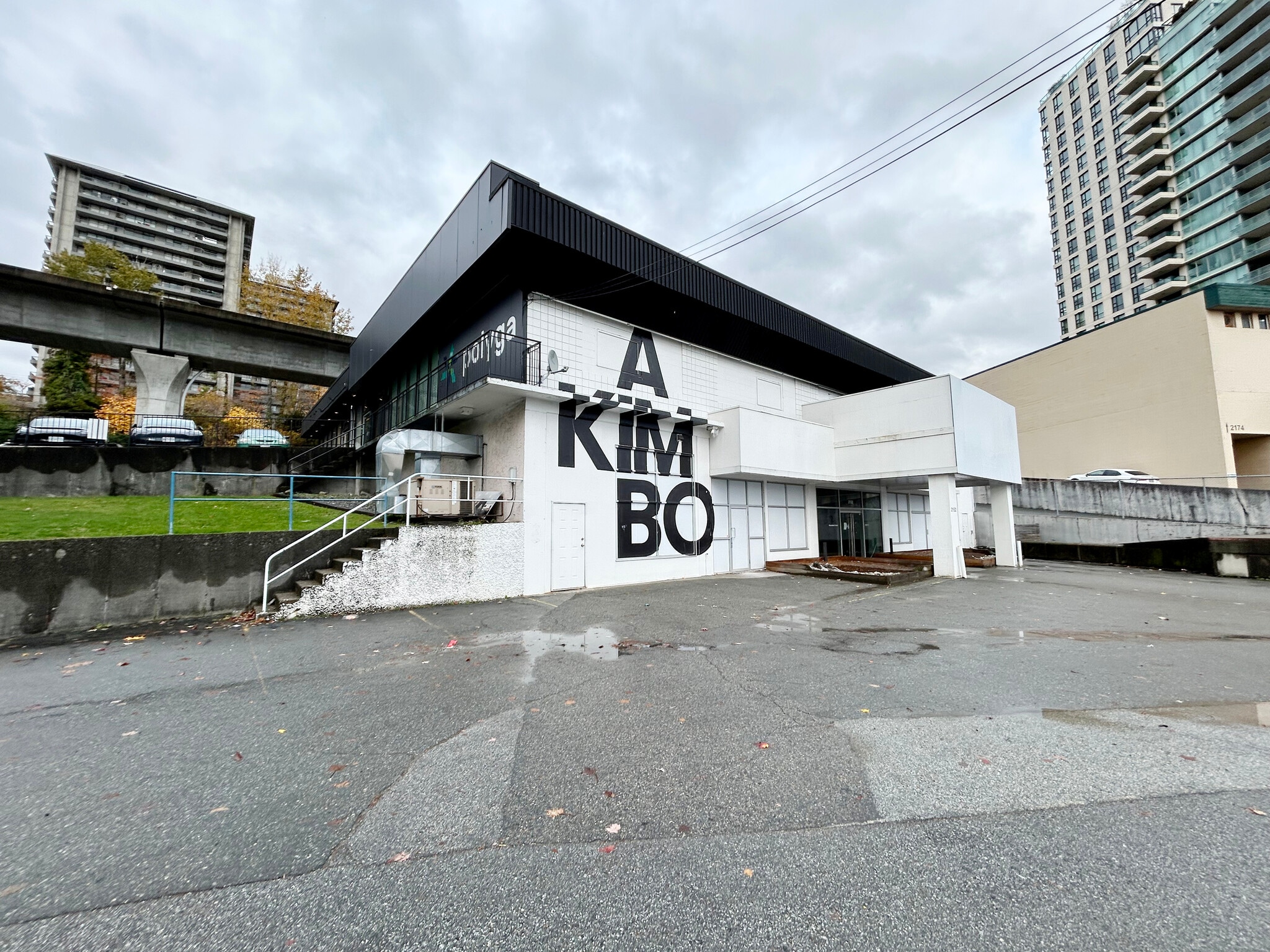 2150-2152 Douglas Rd, Burnaby, BC à louer Photo intérieure- Image 1 de 4