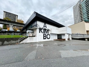 2150-2152 Douglas Rd, Burnaby, BC à louer Photo intérieure- Image 1 de 4