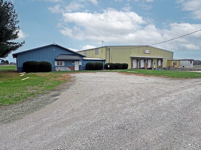 Plus de détails pour 1304 Woodlawn Rd, Lincoln, IL - Industriel à louer