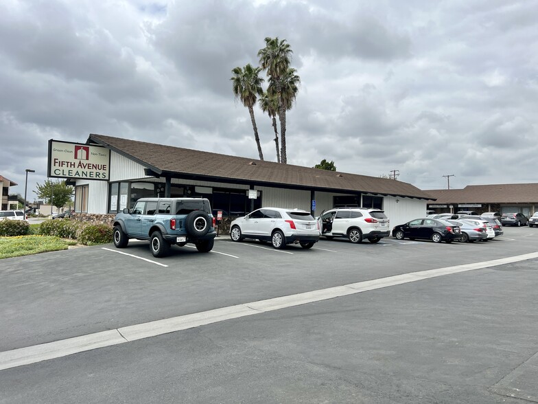 900 Block E Yorba Linda Blvd, Placentia, CA for lease - Building Photo - Image 1 of 12