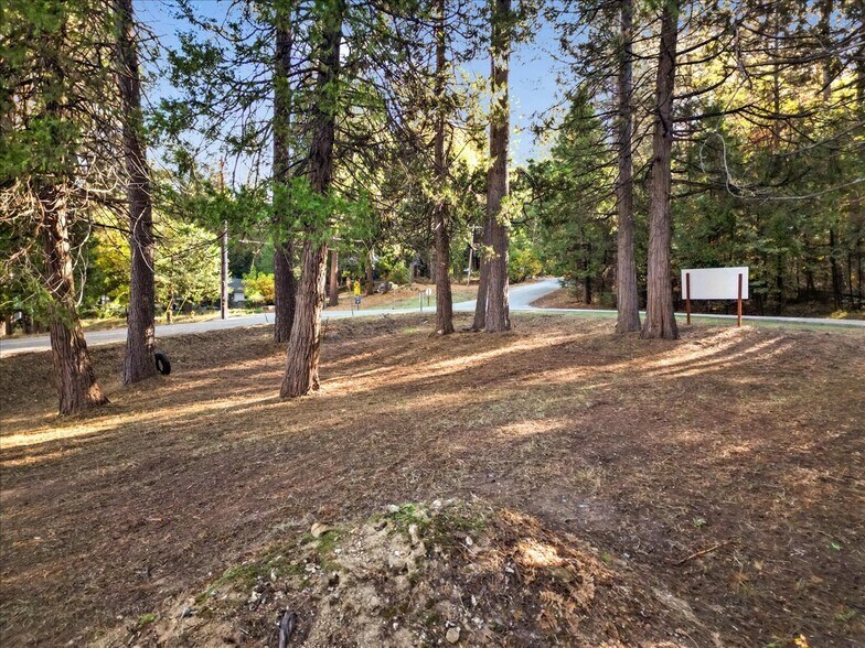 New Mohawk Rd, Nevada City, CA à vendre - Photo du bâtiment - Image 1 de 18