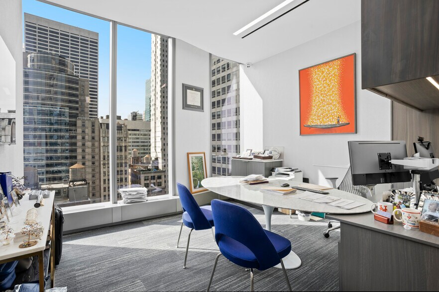 50 W 47th St, New York, NY à vendre - Photo intérieure - Image 3 de 9