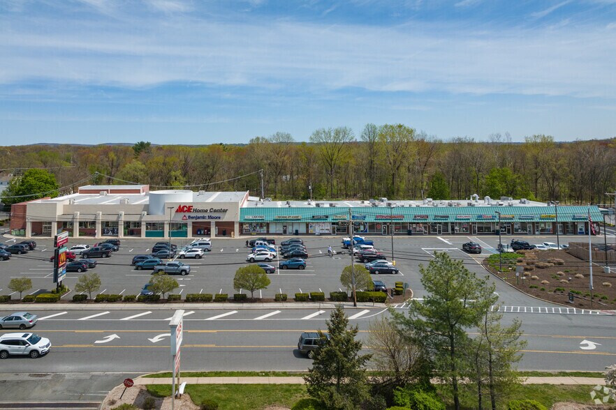 261 Comly Rd, Lincoln Park, NJ à louer - Photo du bâtiment - Image 2 de 7