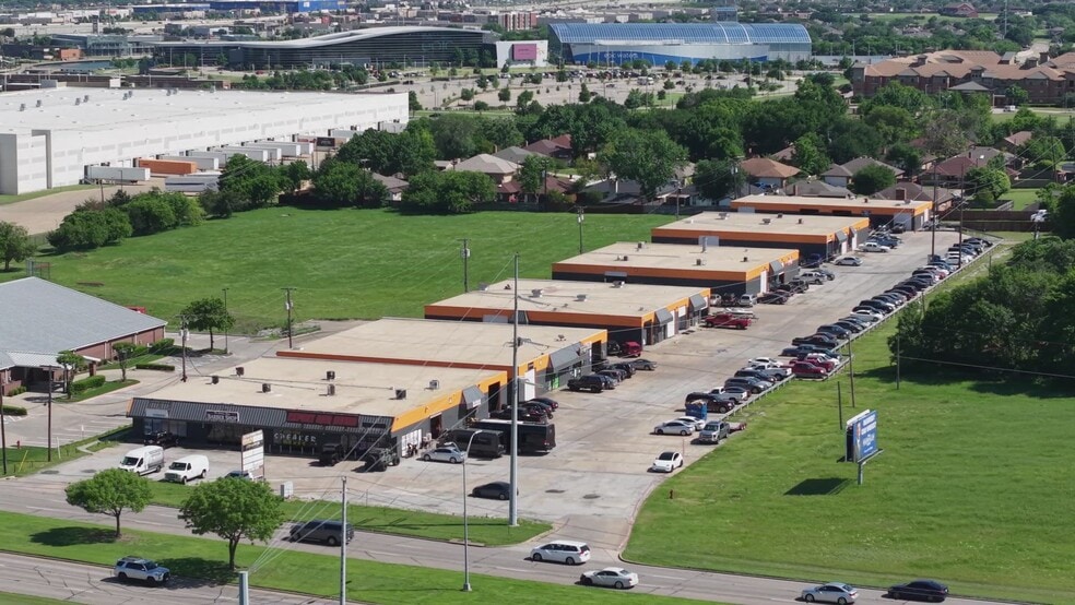 2125 W Pioneer Pky, Grand Prairie, TX for lease - Commercial Listing Video - Image 2 of 6