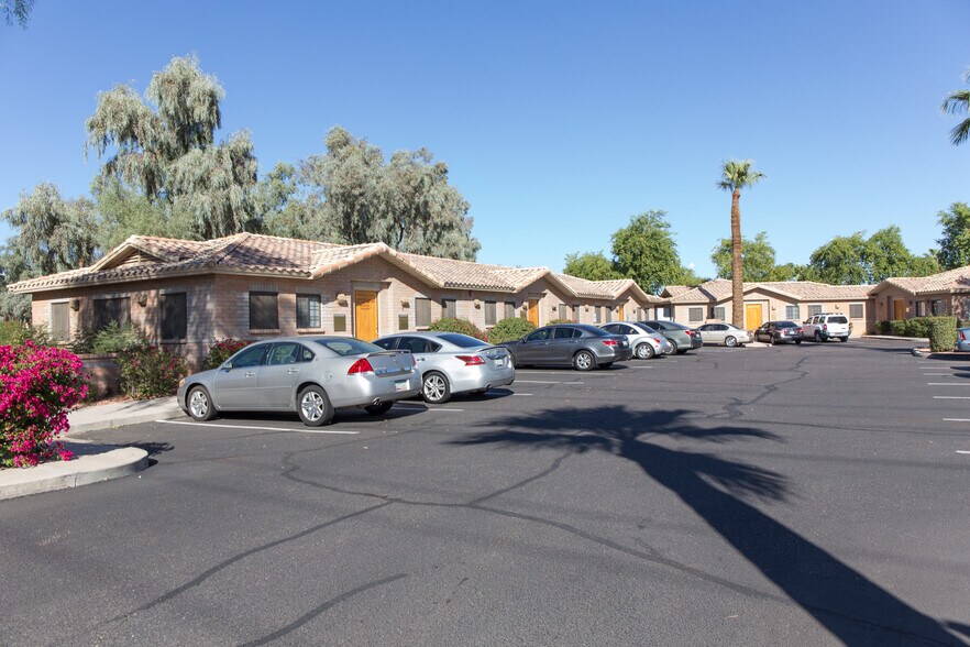 1405 N Dobson Rd, Chandler, AZ à louer - Photo du bâtiment - Image 1 de 10