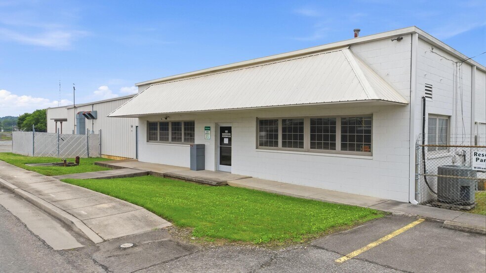 161 Bates St NE, Cleveland, TN for sale - Building Photo - Image 1 of 35