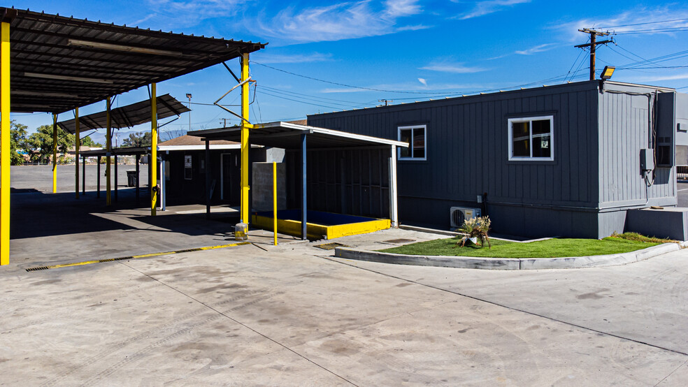 15082 Valley Blvd, Fontana, CA for lease - Building Photo - Image 3 of 16