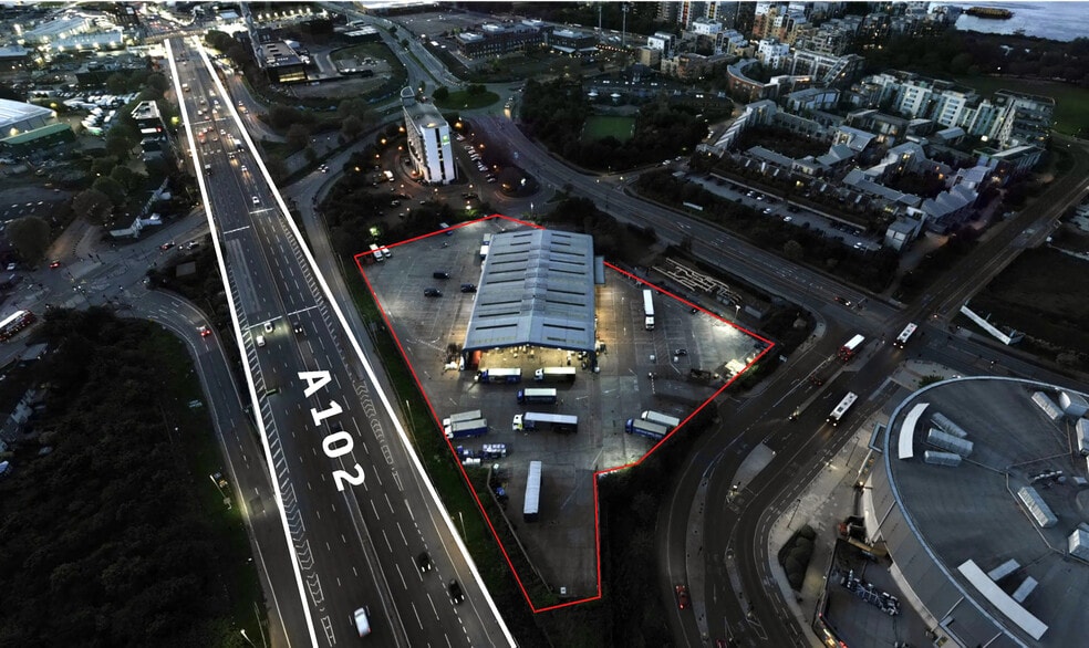 75 Bugsbys Way, London for sale - Building Photo - Image 1 of 8