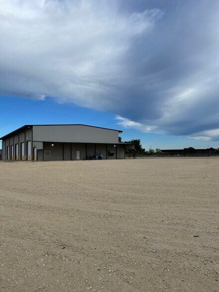 1105 County Road 235 Giddings, Giddings, TX à vendre - Photo du bâtiment - Image 3 de 11