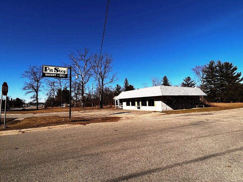 3390 N Clare Ave, Harrison, MI à vendre - Photo principale - Image 1 de 1