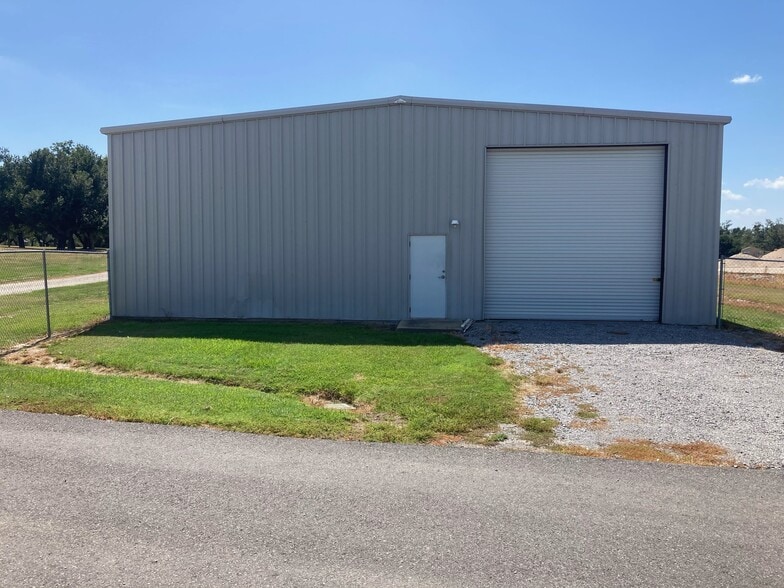 7939 Intracoastal Park Rd, Sulphur, LA for lease - Building Photo - Image 2 of 5