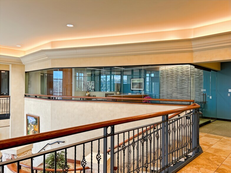 18756 Stone Oak Pky, San Antonio, TX à louer - Photo du bâtiment - Image 2 de 21