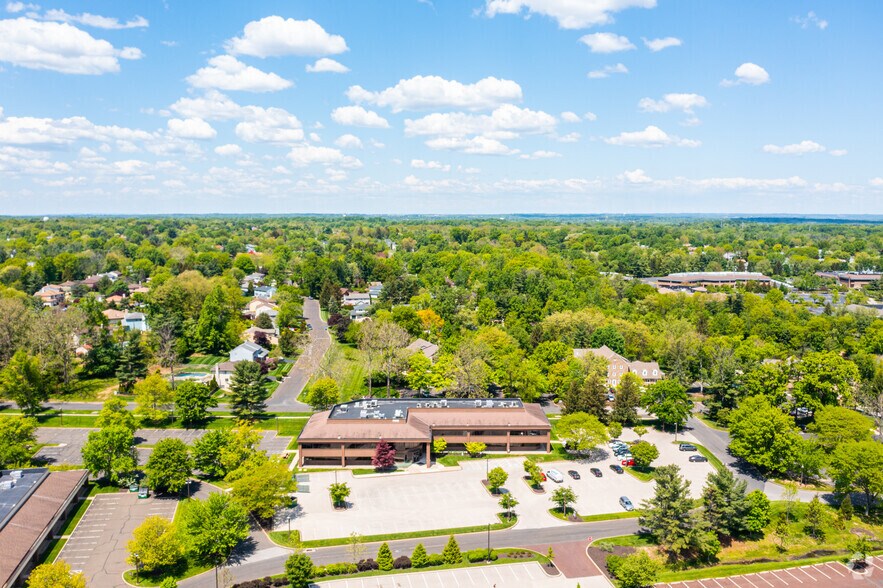 300 Welsh Rd, Horsham Township, PA à vendre - Photo du bâtiment - Image 3 de 23